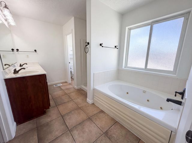 1313 Reynosa Loop SE, Rio Rancho, NM 87124
