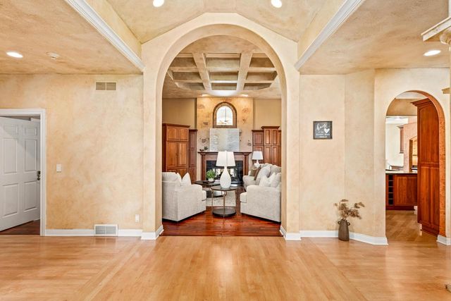 W251S5204 Poppy Fields ROAD, Waukesha, WI 53189