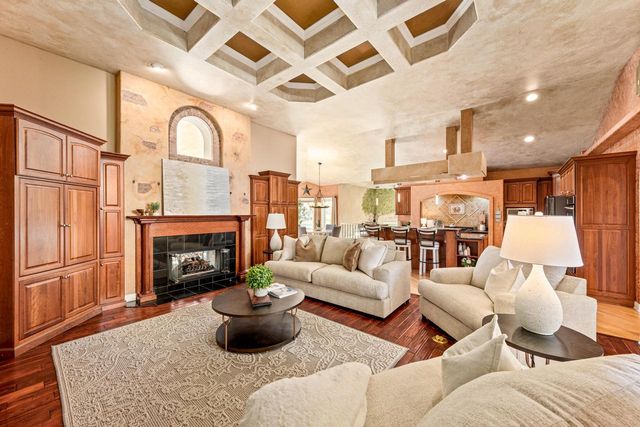W251S5204 Poppy Fields ROAD, Waukesha, WI 53189