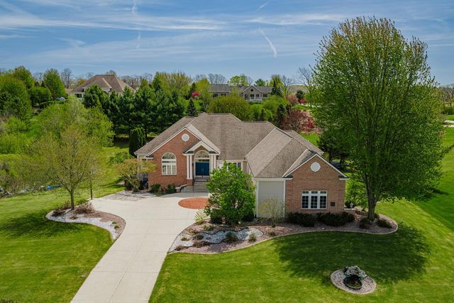 W251S5204 Poppy Fields ROAD, Waukesha, WI 53189
