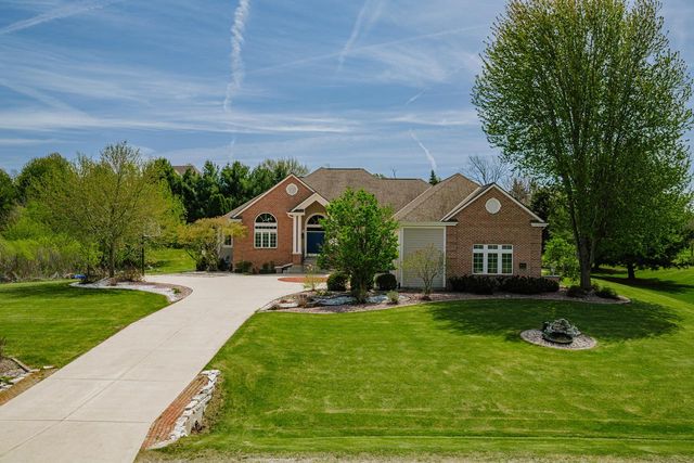 W251S5204 Poppy Fields ROAD, Waukesha, WI 53189