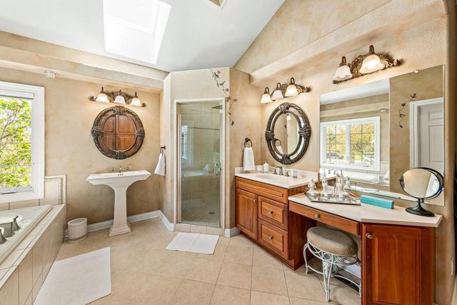 W251S5204 Poppy Fields ROAD, Waukesha, WI 53189
