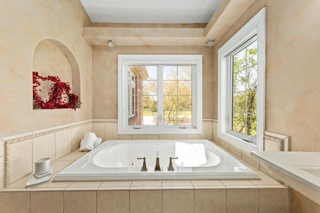 W251S5204 Poppy Fields ROAD, Waukesha, WI 53189