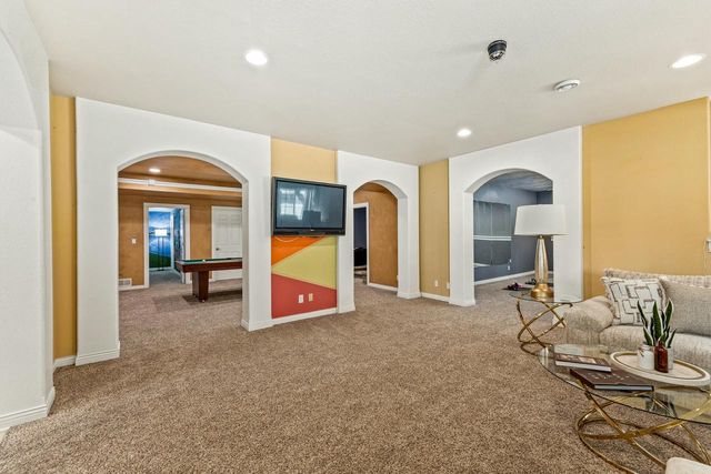 W251S5204 Poppy Fields ROAD, Waukesha, WI 53189