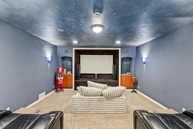 W251S5204 Poppy Fields ROAD, Waukesha, WI 53189
