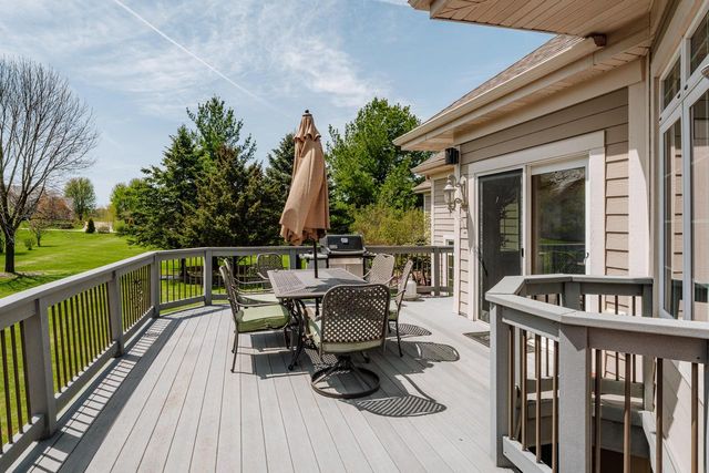 W251S5204 Poppy Fields ROAD, Waukesha, WI 53189