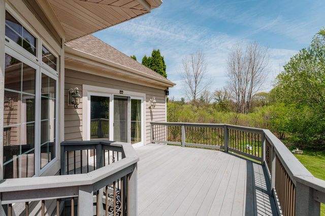 W251S5204 Poppy Fields ROAD, Waukesha, WI 53189