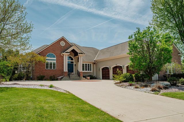 W251S5204 Poppy Fields ROAD, Waukesha, WI 53189