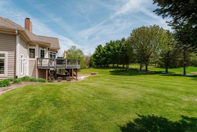 W251S5204 Poppy Fields ROAD, Waukesha, WI 53189