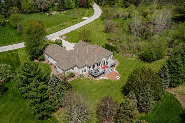 W251S5204 Poppy Fields ROAD, Waukesha, WI 53189