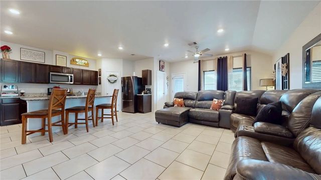 9410 English Oak Dr, Corpus Christi, TX 78410