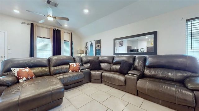 9410 English Oak Dr, Corpus Christi, TX 78410