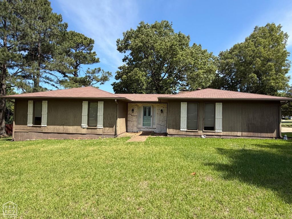2700 Spring Valley Drive, Jonesboro, AR 72404