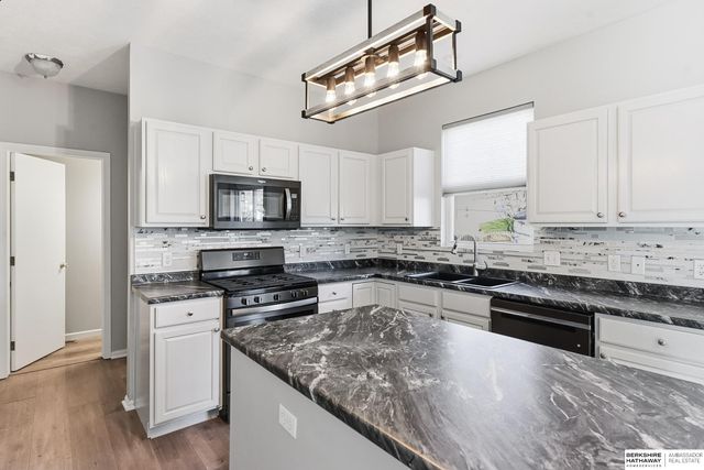 16270 Patrick Avenue, Omaha, NE 68116