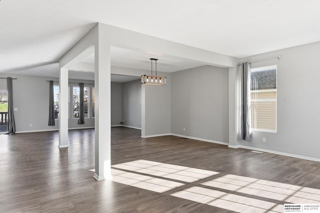 16270 Patrick Avenue, Omaha, NE 68116