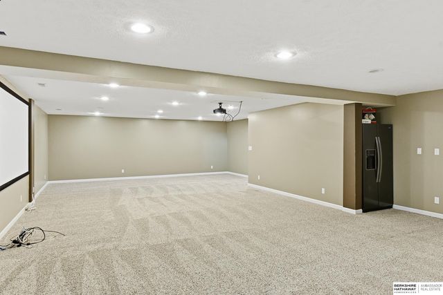 16270 Patrick Avenue, Omaha, NE 68116