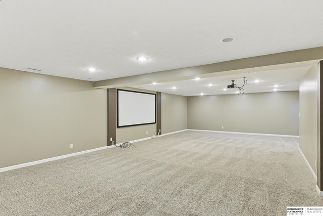 16270 Patrick Avenue, Omaha, NE 68116