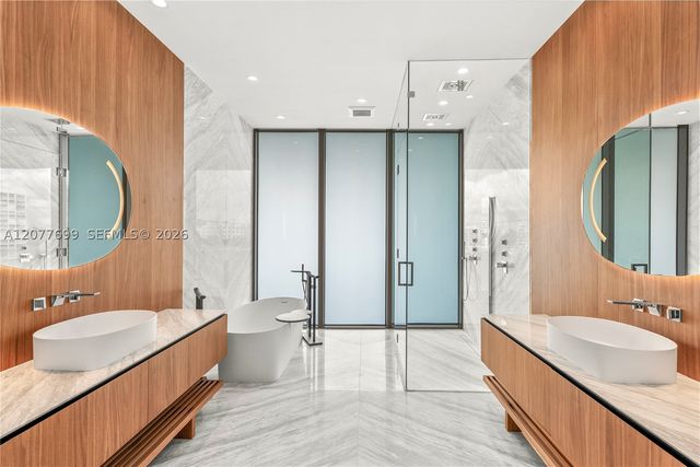 5 Grove ISle L405, Miami, FL 33133