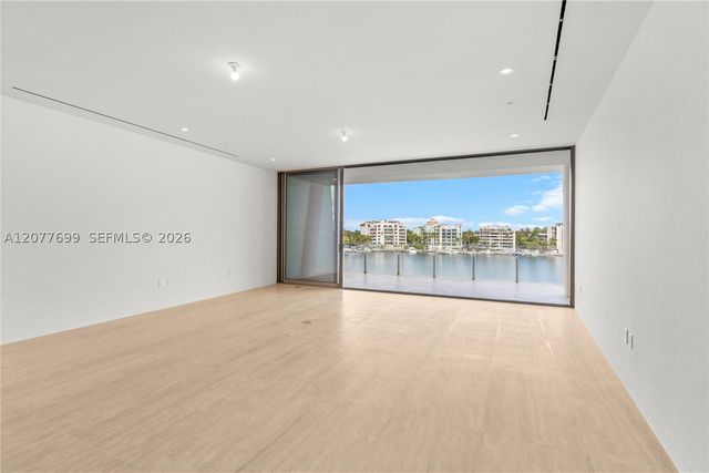 5 Grove ISle L405, Miami, FL 33133