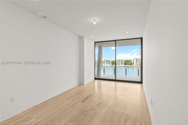 5 Grove ISle L405, Miami, FL 33133