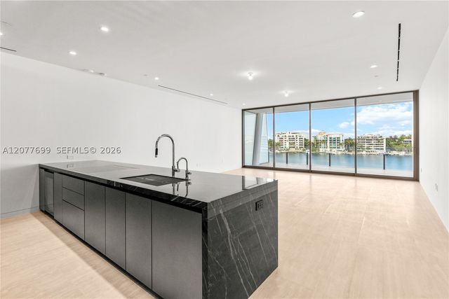 5 Grove ISle L405, Miami, FL 33133