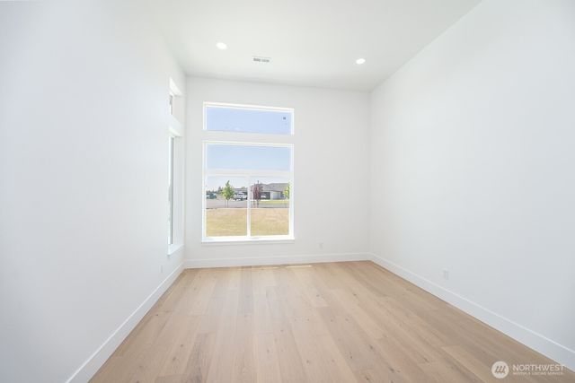 6773 Road E.2 NE, Moses Lake, WA 98837