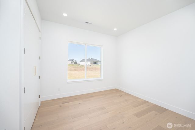 6773 Road E.2 NE, Moses Lake, WA 98837