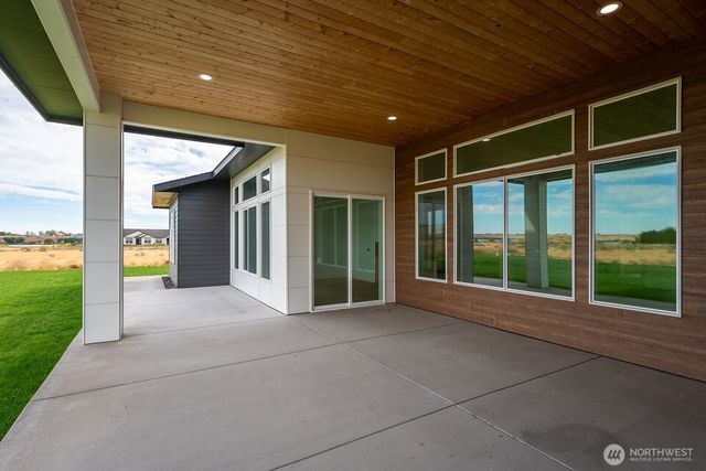 6773 Road E.2 NE, Moses Lake, WA 98837