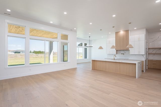 6773 Road E.2 NE, Moses Lake, WA 98837