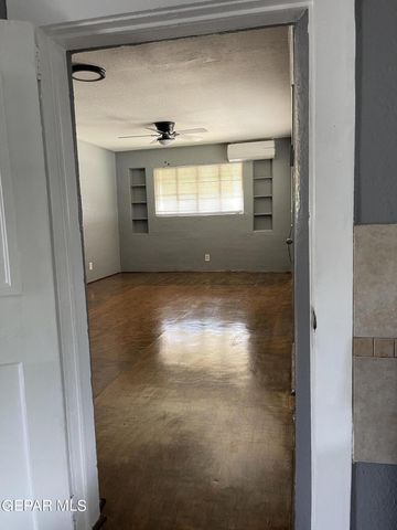 3505 Douglas studio, El Paso, TX 79903