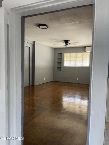 3505 Douglas studio, El Paso, TX 79903