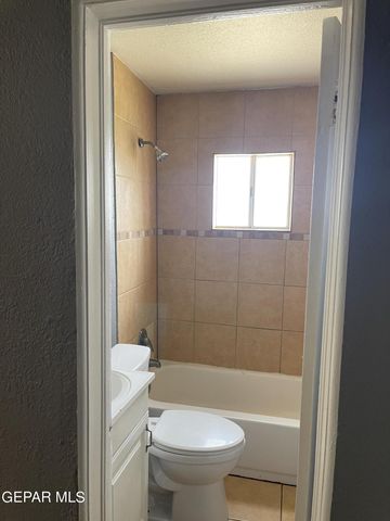 3505 Douglas studio, El Paso, TX 79903