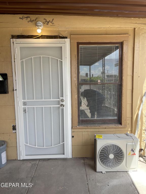 3505 Douglas studio, El Paso, TX 79903