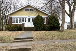 509 W Clay Street, Clinton, IL 61727