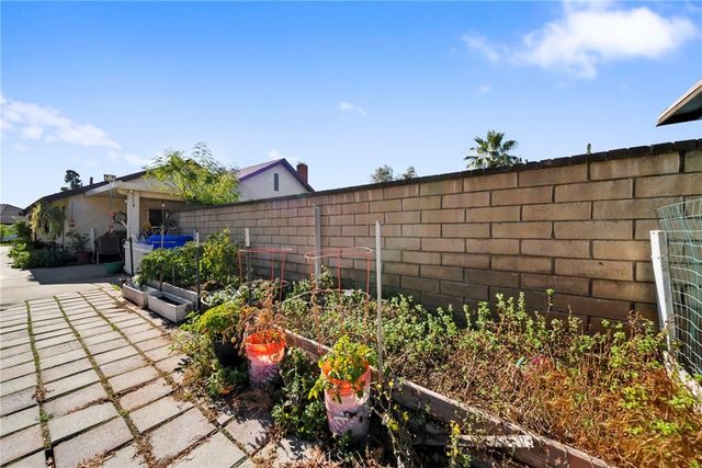 3322 Washington, San Bernardino, CA 92407