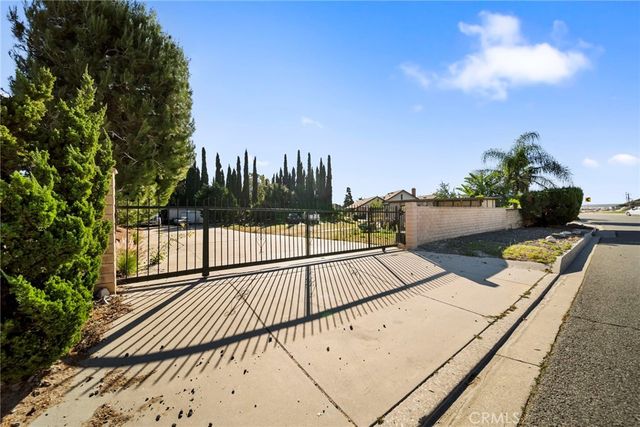 3322 Washington, San Bernardino, CA 92407