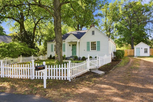 2722 Sharondale Ct, Nashville, TN 37215