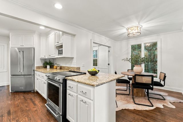 2722 Sharondale Ct, Nashville, TN 37215