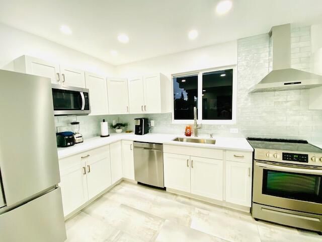 701 NE 17 Way, Fort Lauderdale, FL 33304