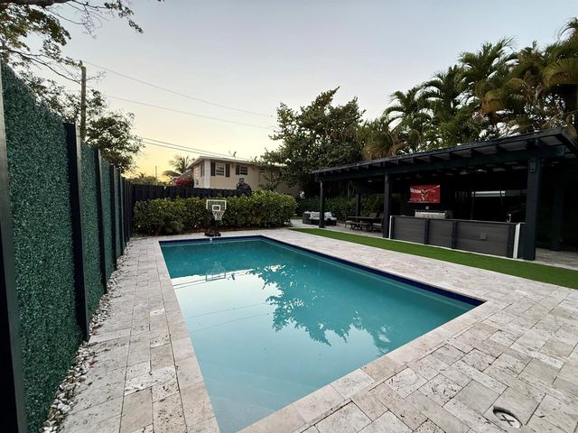 701 NE 17 Way, Fort Lauderdale, FL 33304