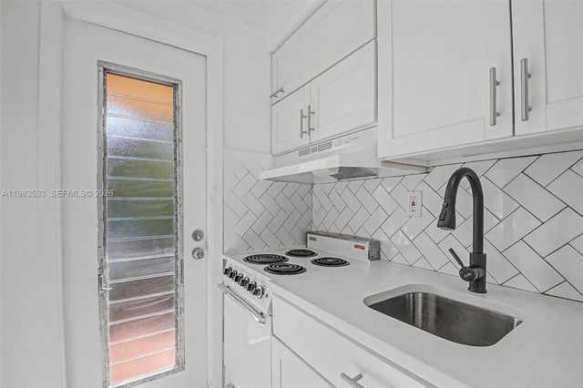 60 NW 79th St 10, Miami, FL 33150