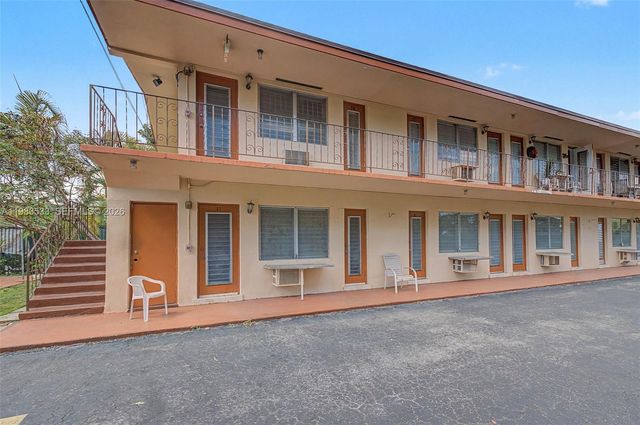 60 NW 79th St 10, Miami, FL 33150