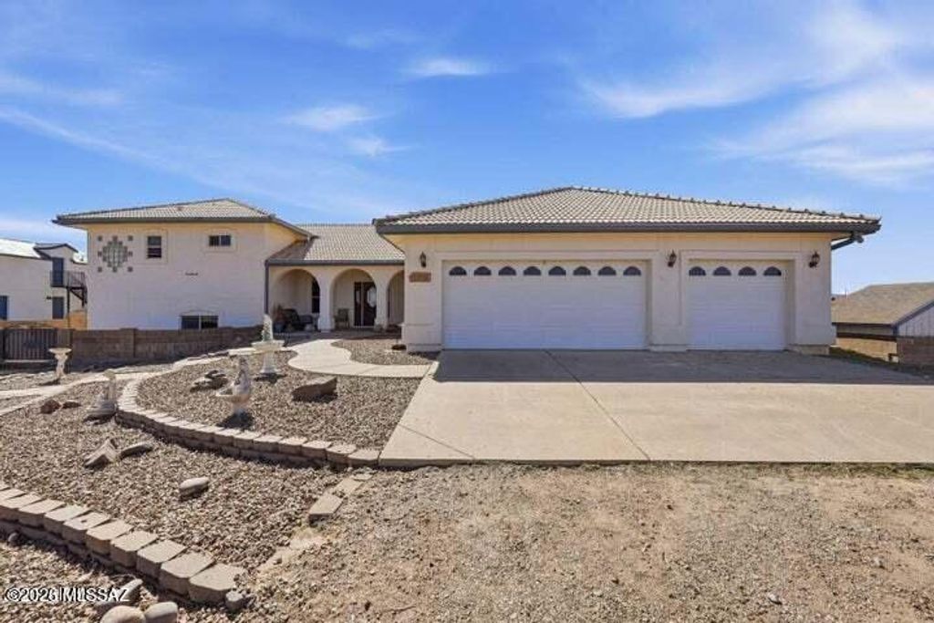 10427 E Blue Sky Vista, Hereford, AZ 85615