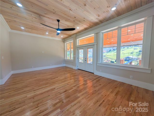 7854 E US Highway 19E None, Burnsville, NC 28714