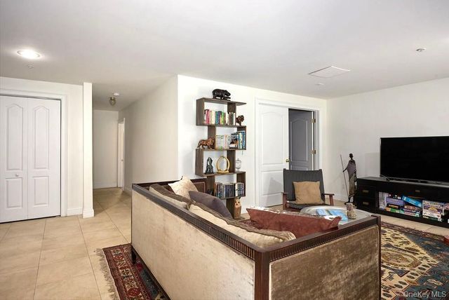 1 Preserve Court, White Plains, NY 10607