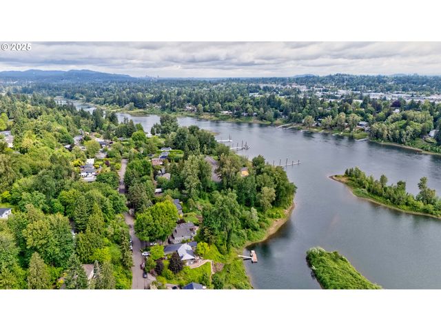 19155 NIXON Ave, West Linn, OR 97068