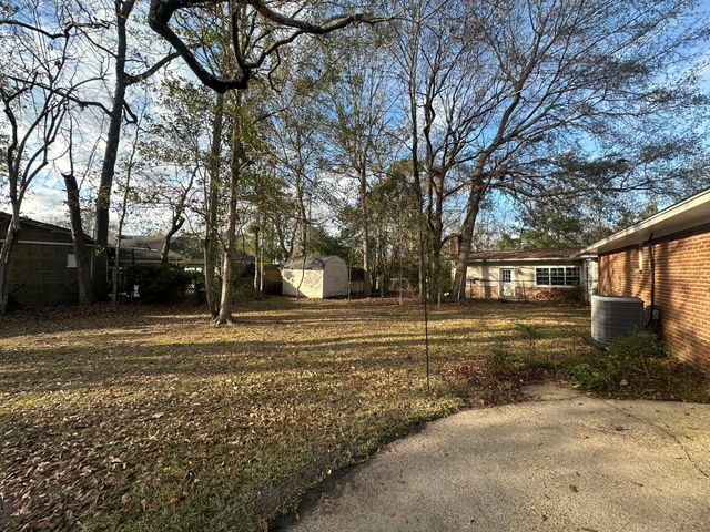 605 Woodland Hills, Hattiesburg, MS 39402