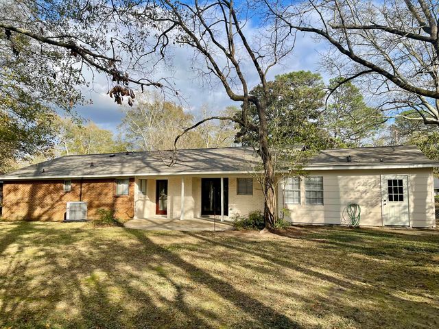 605 Woodland Hills, Hattiesburg, MS 39402
