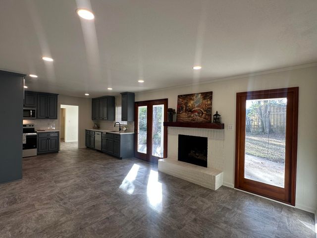 605 Woodland Hills, Hattiesburg, MS 39402