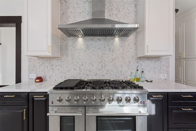 900 W 6th Street, Mcgregor, TX 76657